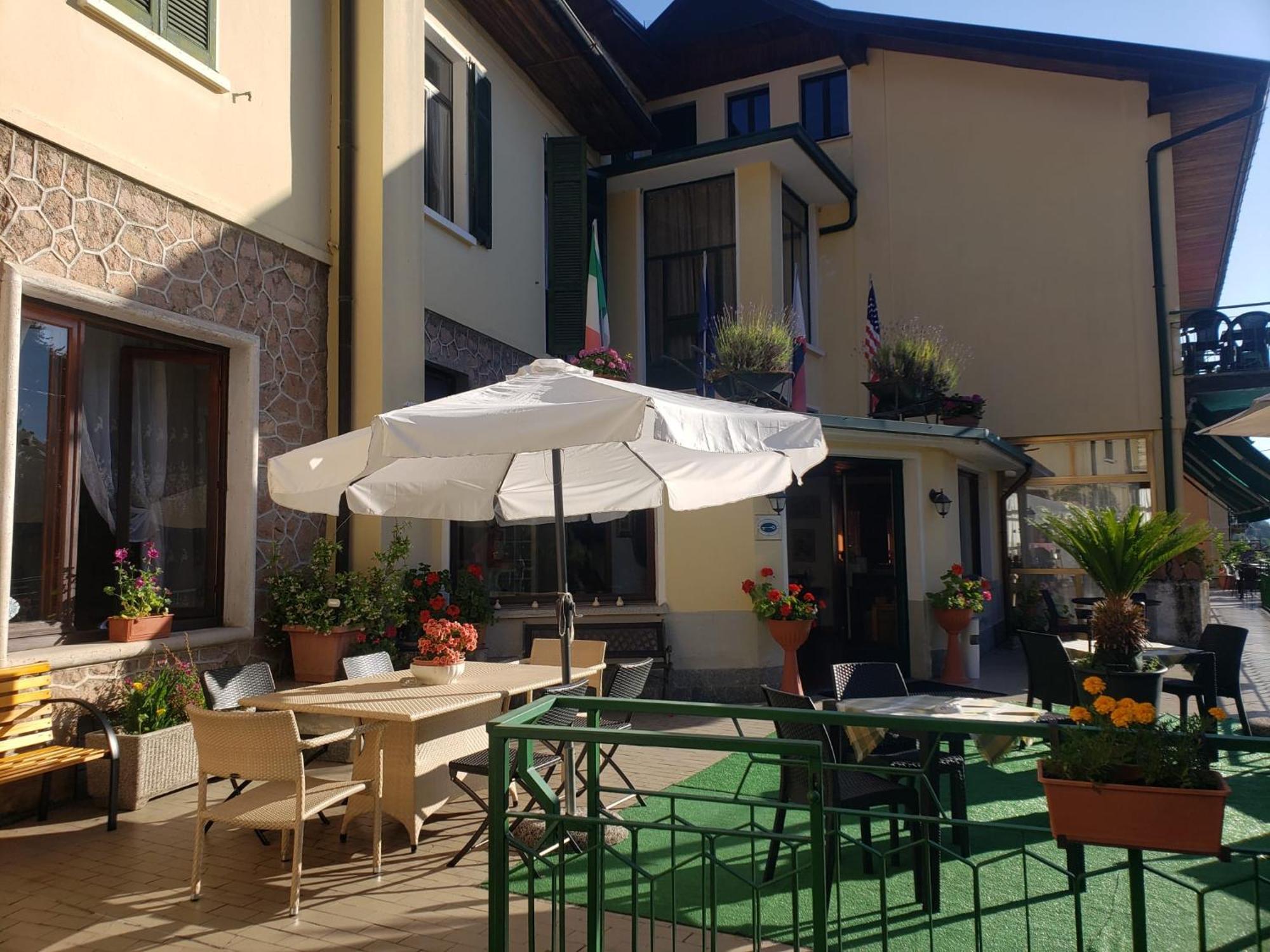 Budget Hotel Vittoria & Ristorante Marzio Exterior foto